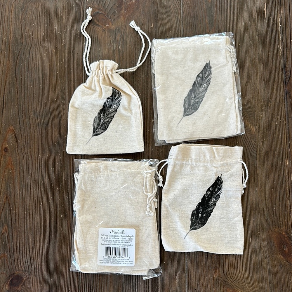 Feather Print Drawstring Bags